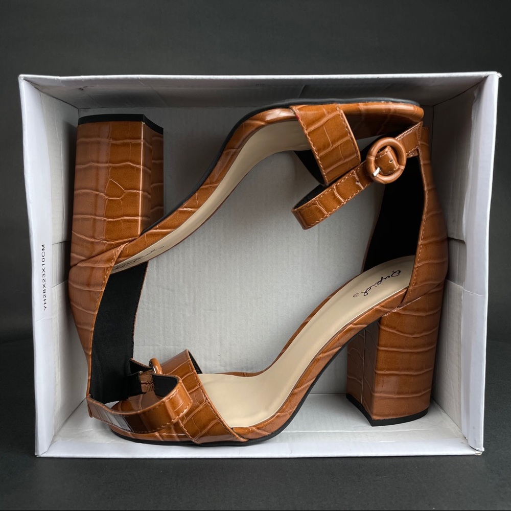 NIB Faux Crocodile Ankle Strap Heels Size 10